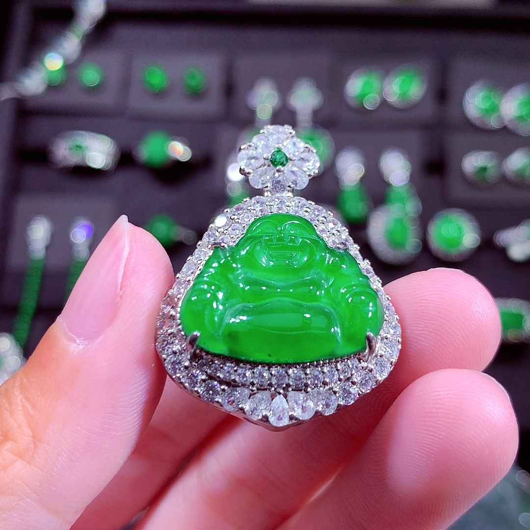 颈饰未镶嵌翡翠天然