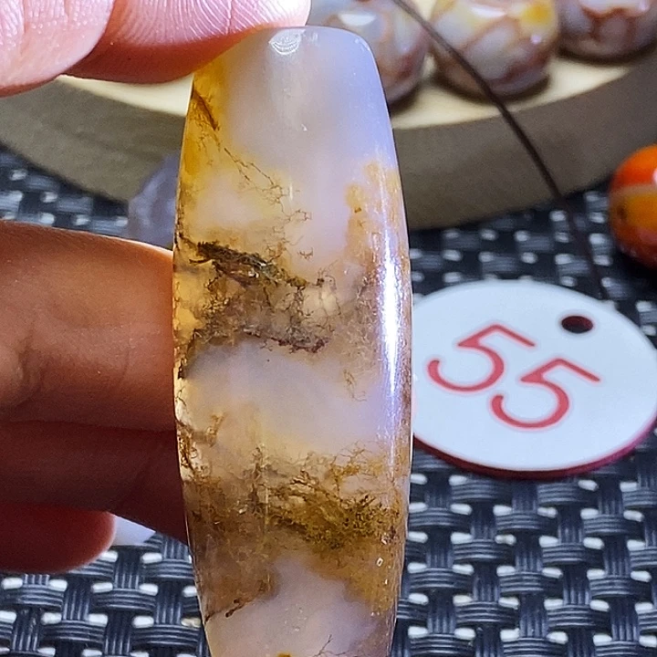 听***雨玛瑙/玉髓未镶嵌颈饰