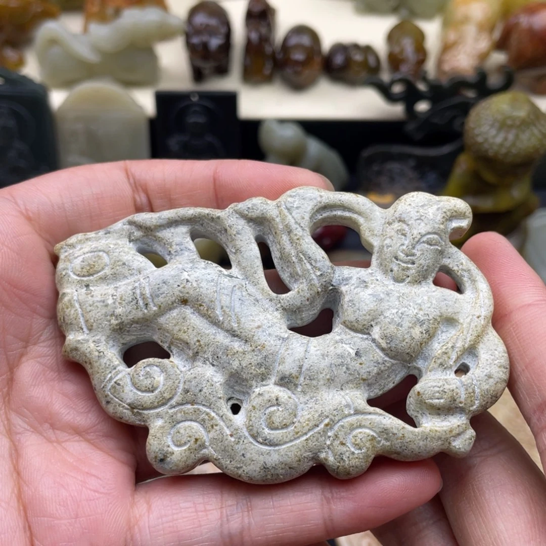 蛇纹石玉未镶嵌颈饰