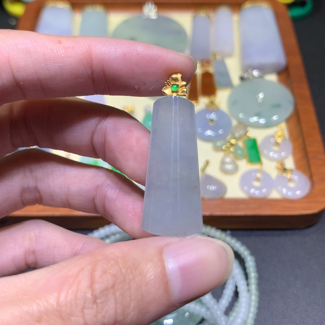 吊坠(不含链)18K金镶嵌翡翠