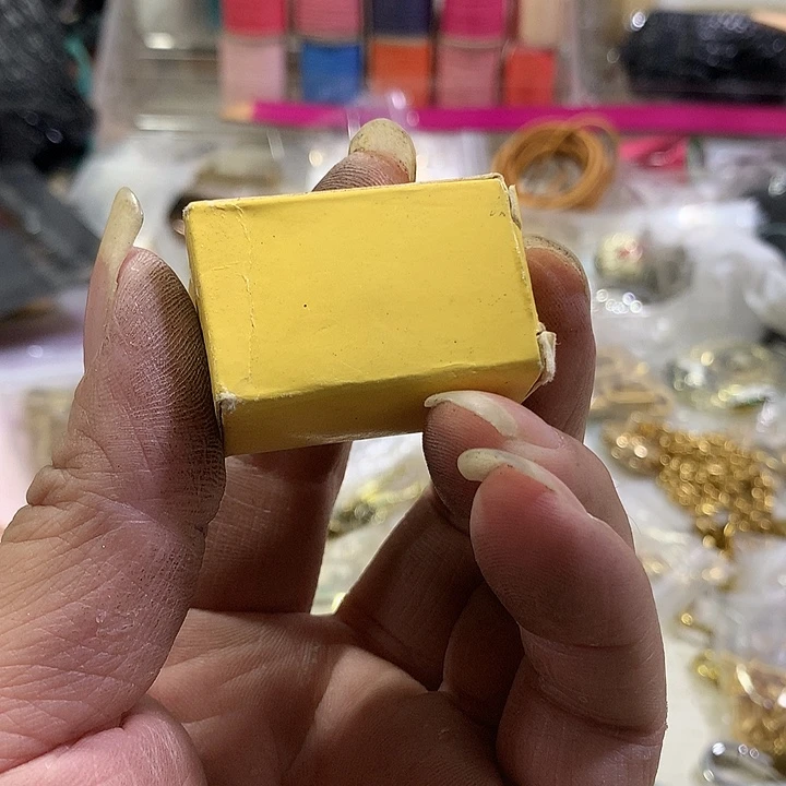 无纺布皮革驴家包包铜挂锁1个