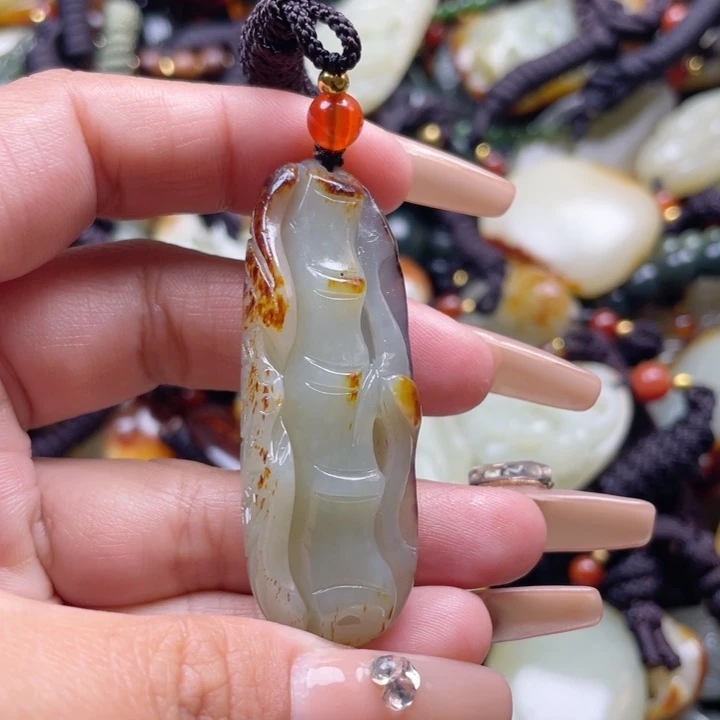 和田玉颈饰未镶嵌