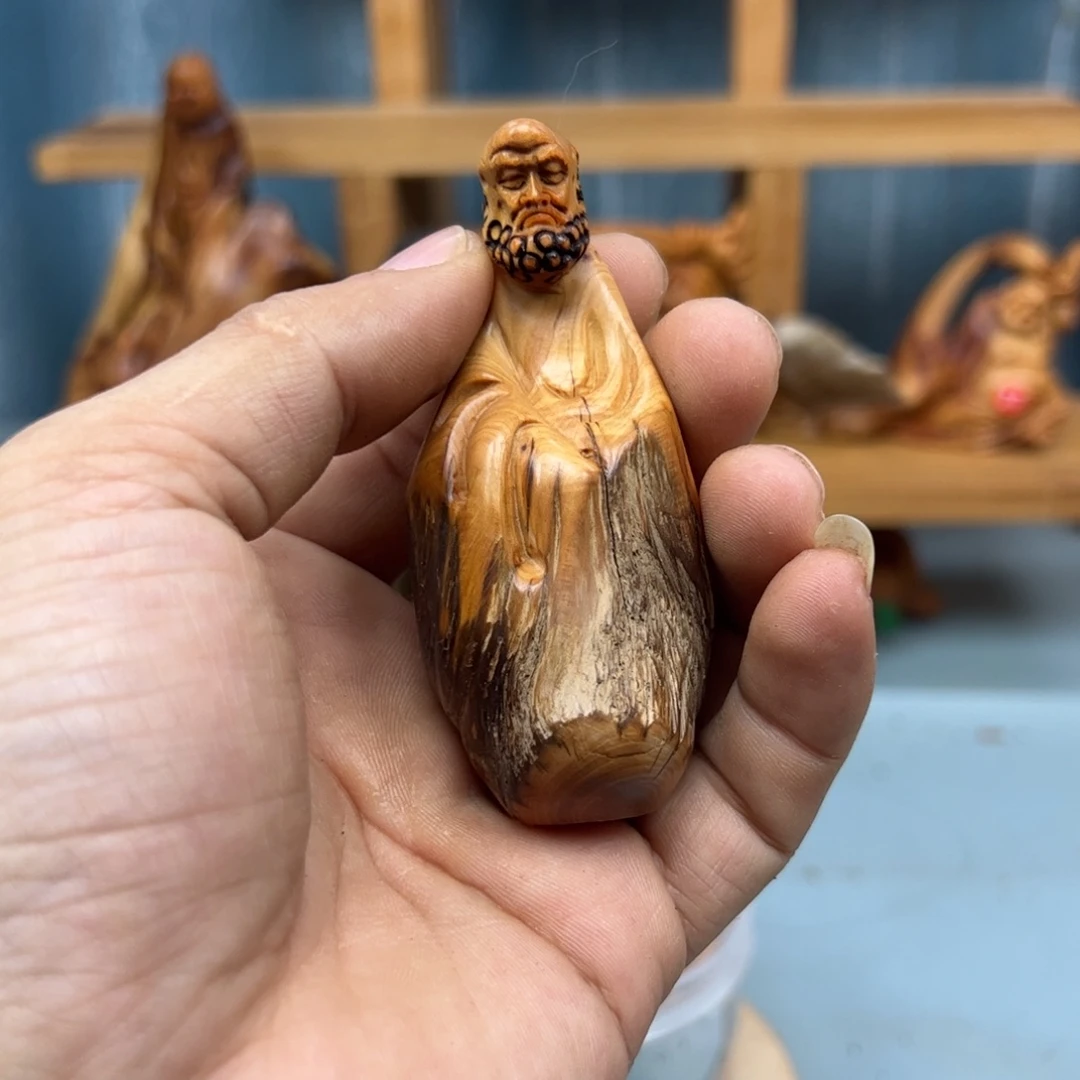 语***昕木崖柏木摆件手把件