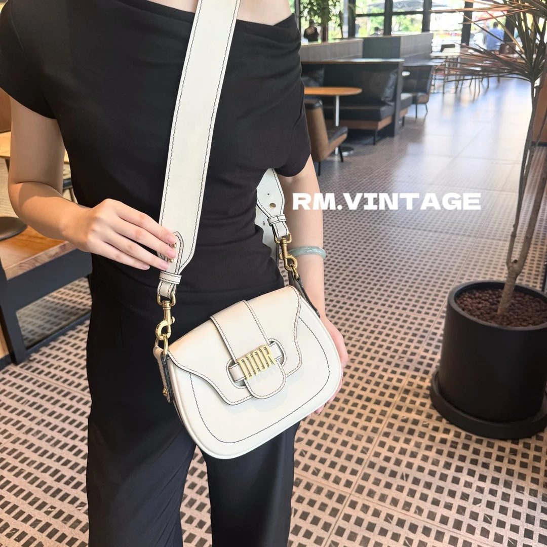 95新 DIOR/迪奥 入目 白色马鞍斜挎包 63852