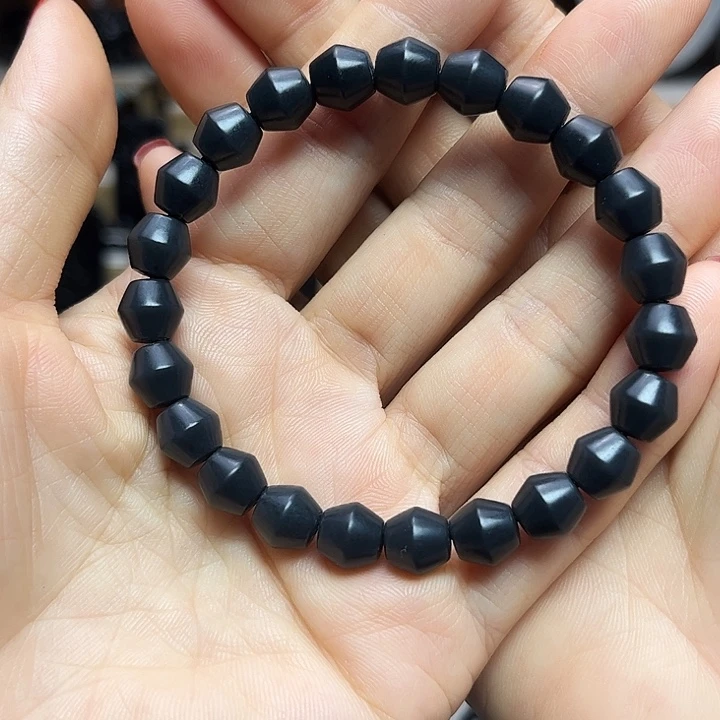 吊坠(赠链)未镶嵌和田玉（墨玉）卡9鼓珠