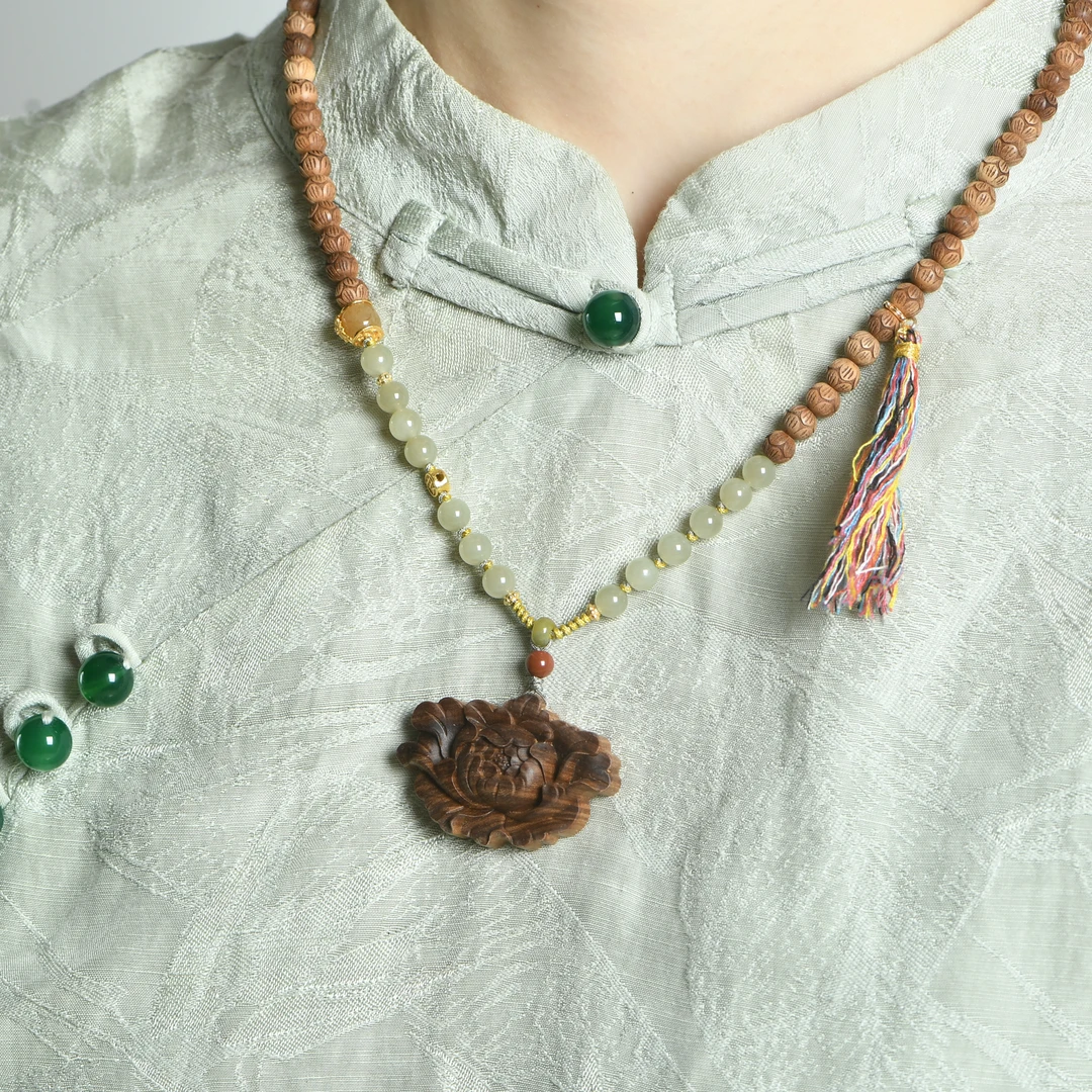 印度老山檀香精雕富贵花开0.6雕刻珠脖挂