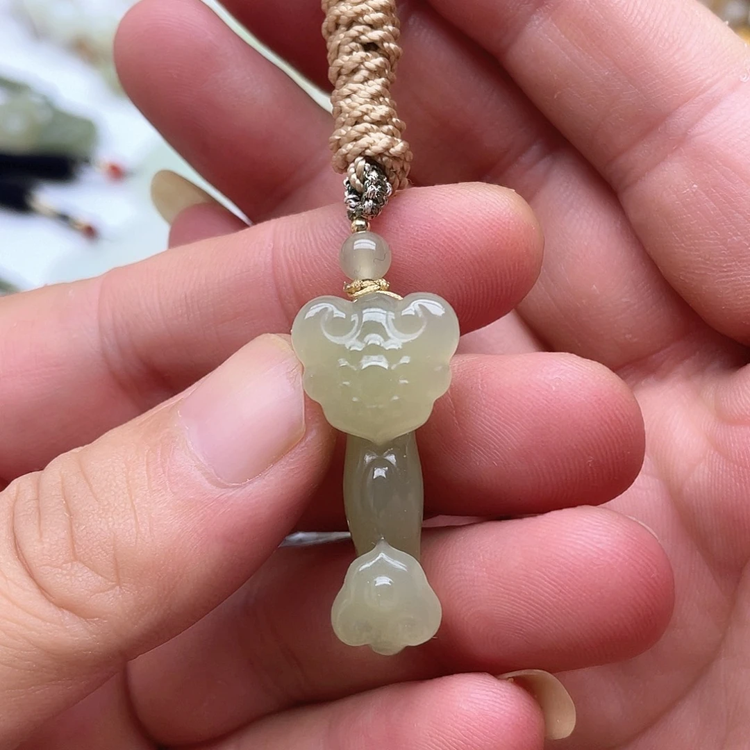 和田玉未镶嵌吊坠(不含链)
