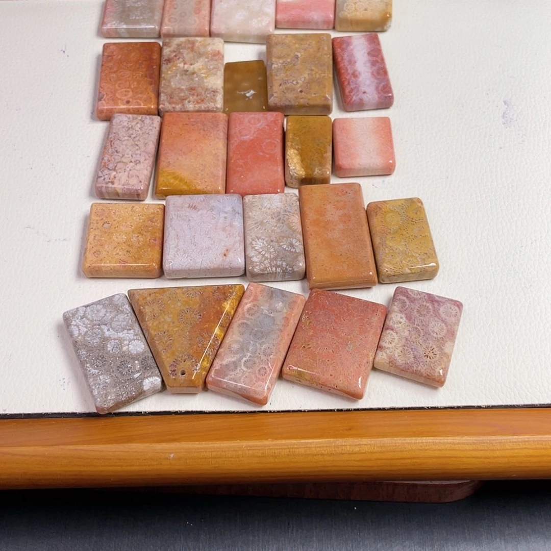 【闪购商品】未镶嵌吊坠(赠链)硅化玉万**光