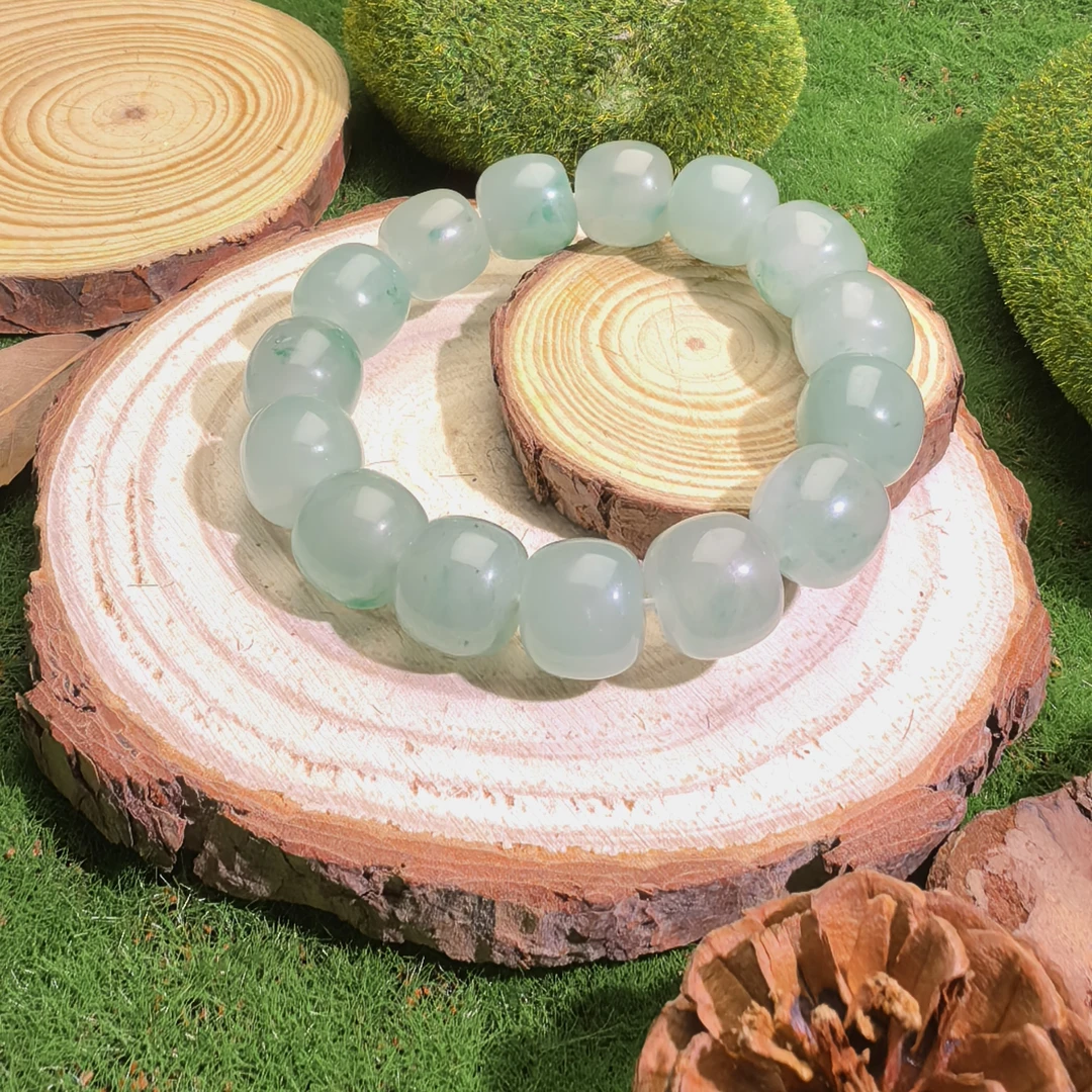 天然独龙玉石英质玉老型珠青薄荷飘花玉手串女款精致精美时尚美女