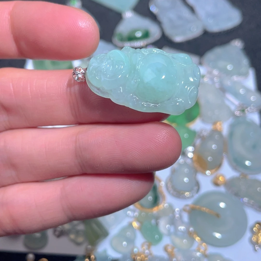 翡翠颈饰18K金镶嵌翡翠