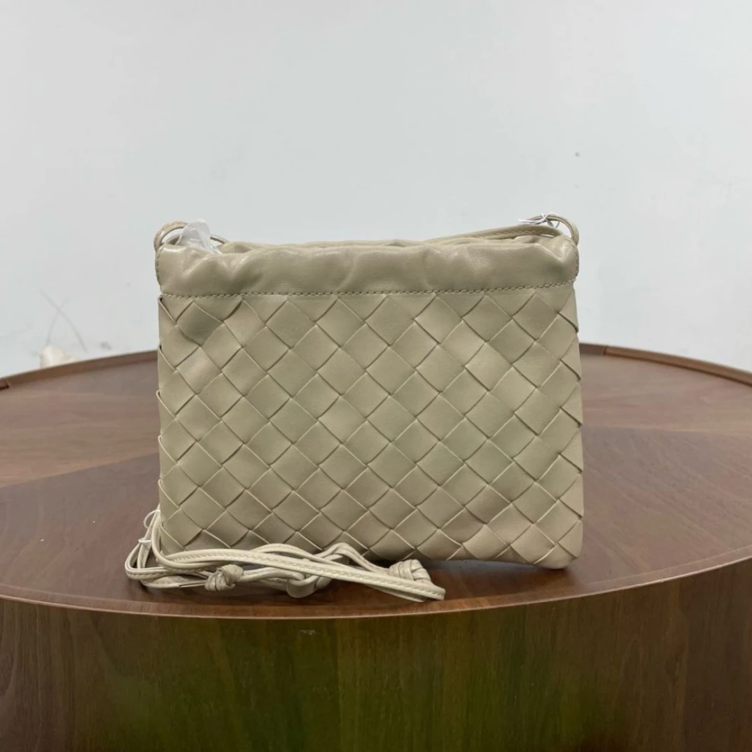 95新 BOTTEGA VENETA/葆蝶家 Dustbag抽绳垃圾袋福袋包 US57124
