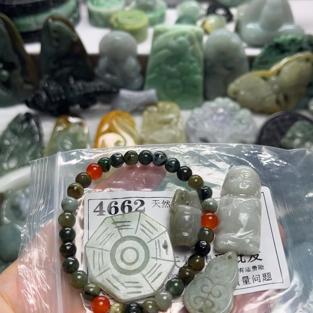 翡翠未镶嵌颈饰4662