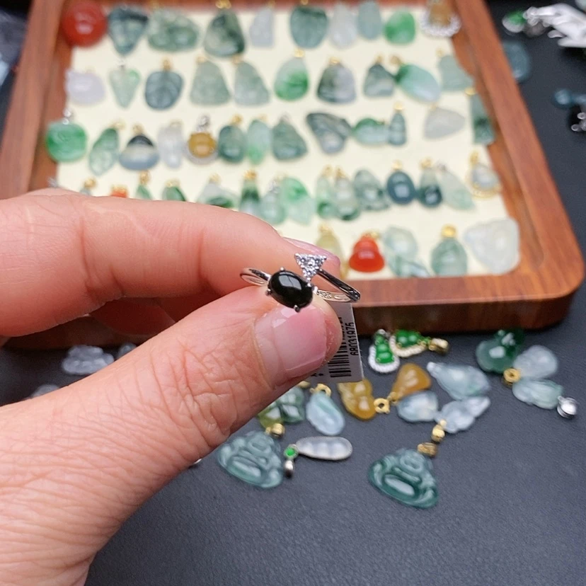 【闪购商品】翡翠戒指银S925镶嵌L****h戒指