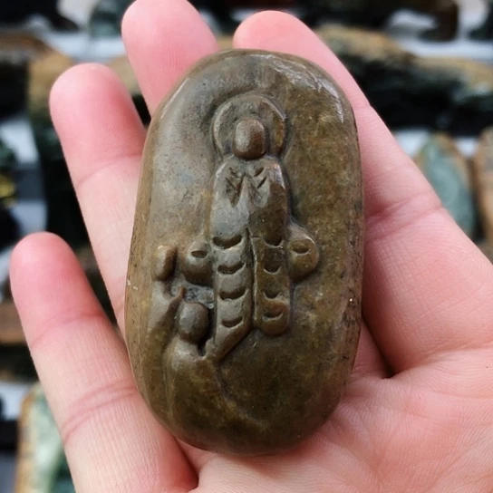 未镶嵌岫岩河磨玉（透闪石质玉）挂件