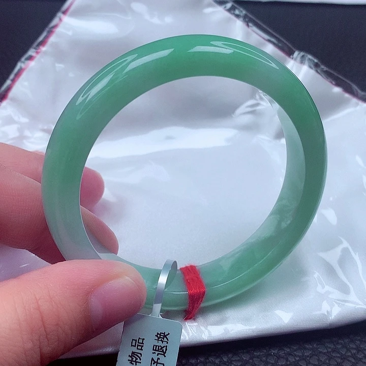 翡翠未镶嵌手镯天然缅甸翡翠Ａ货