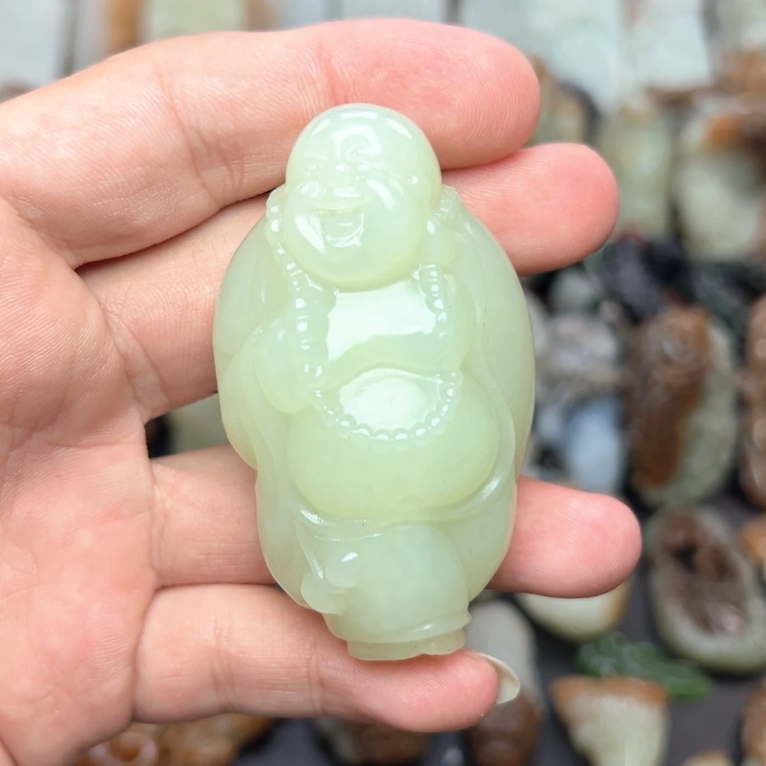 和田玉未镶嵌把件