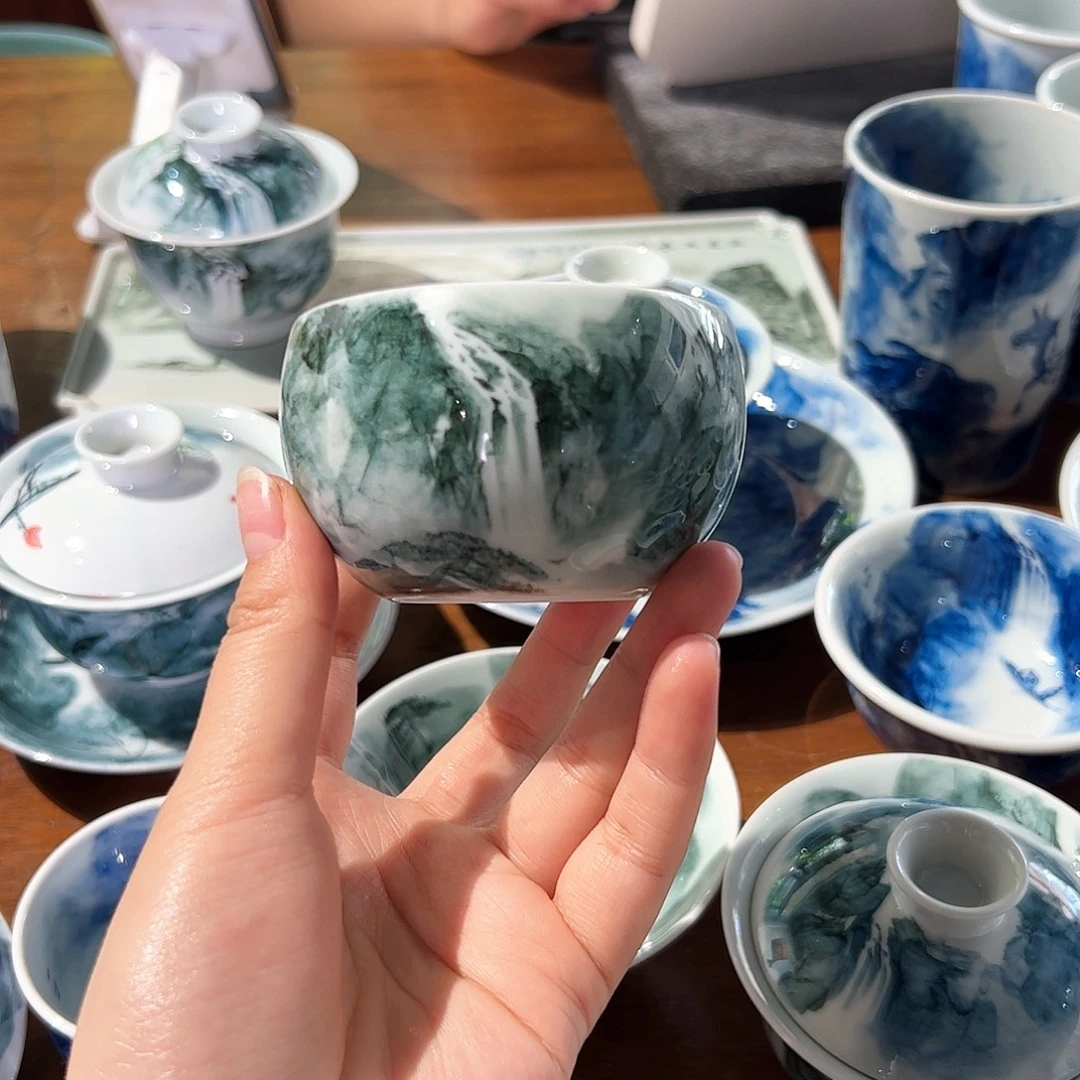 Q***星青花手绘山水主人杯