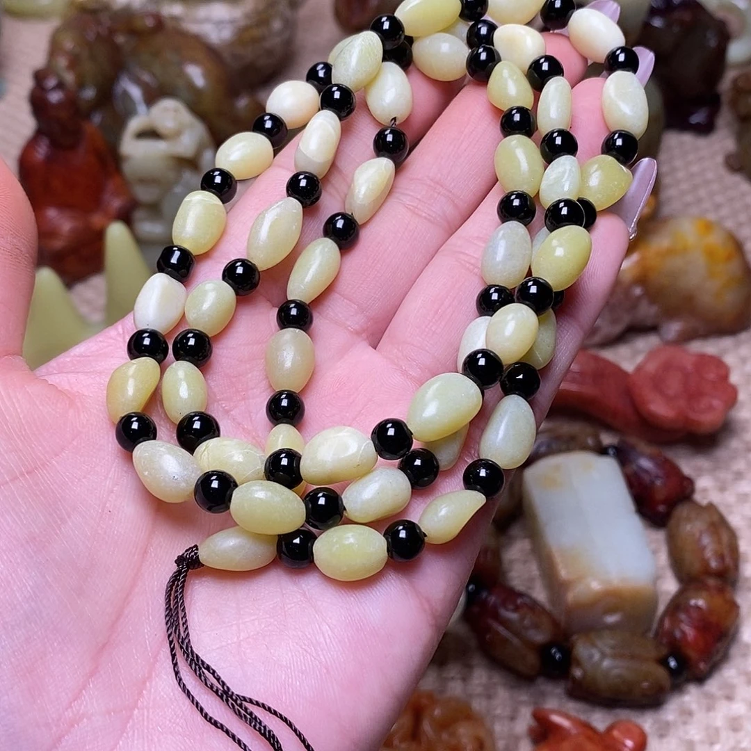 蛇纹石玉未镶嵌颈饰