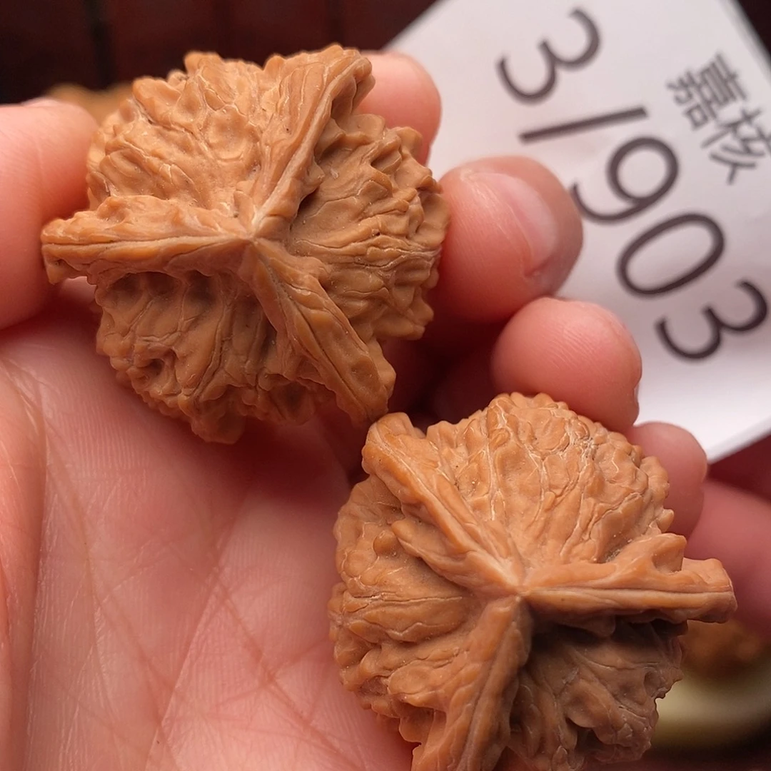 把件文玩核桃33全家福盘山三棱奔。