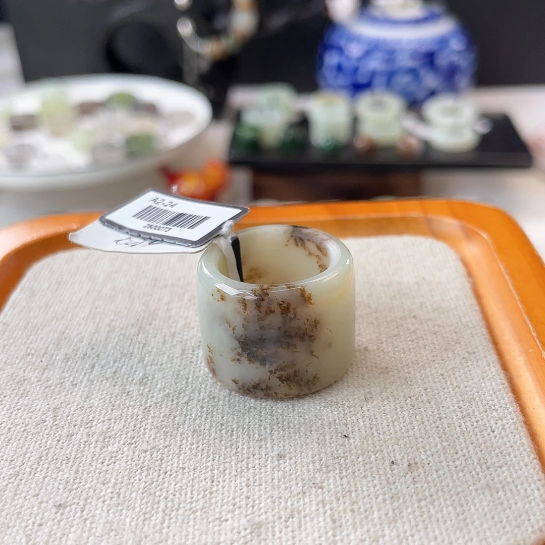 未镶嵌戒指和田玉c16 糖草花高筒16.9