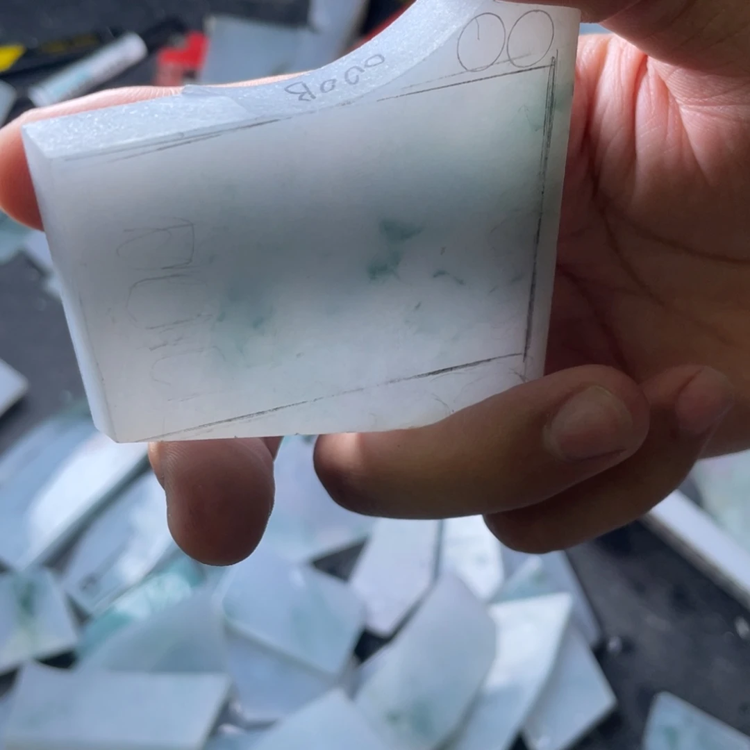 未镶嵌定制翡翠滨**剧包工