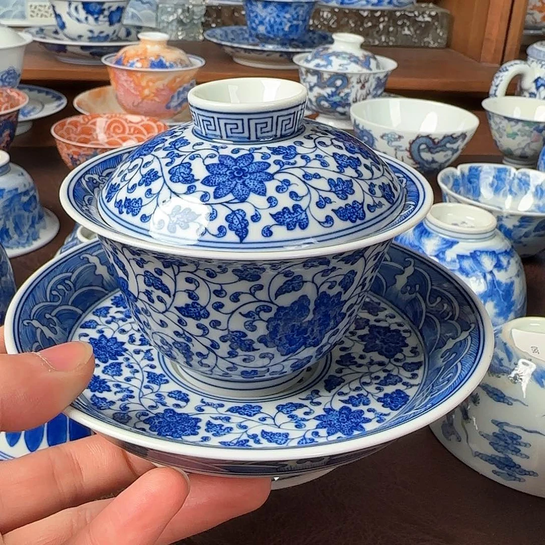 杯微微瑕青花釉下三才盖碗