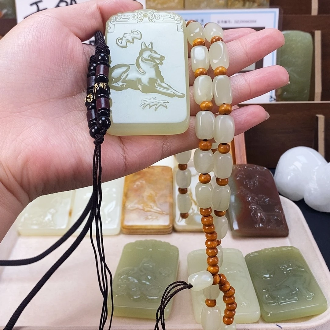 新疆昆仑山料方解石玉