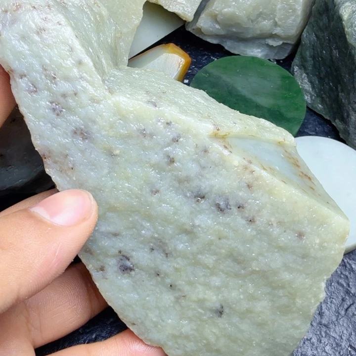 和田玉（糖玉）未镶嵌珠宝奇石