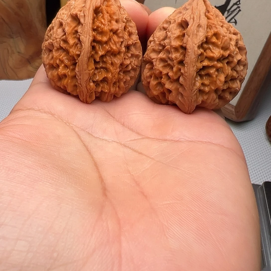 酱***饭文玩核桃吊坠无名