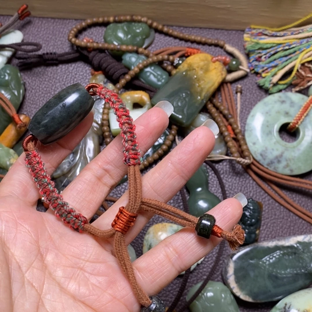 岫岩河磨玉（透闪石质玉）无未镶嵌蝈*