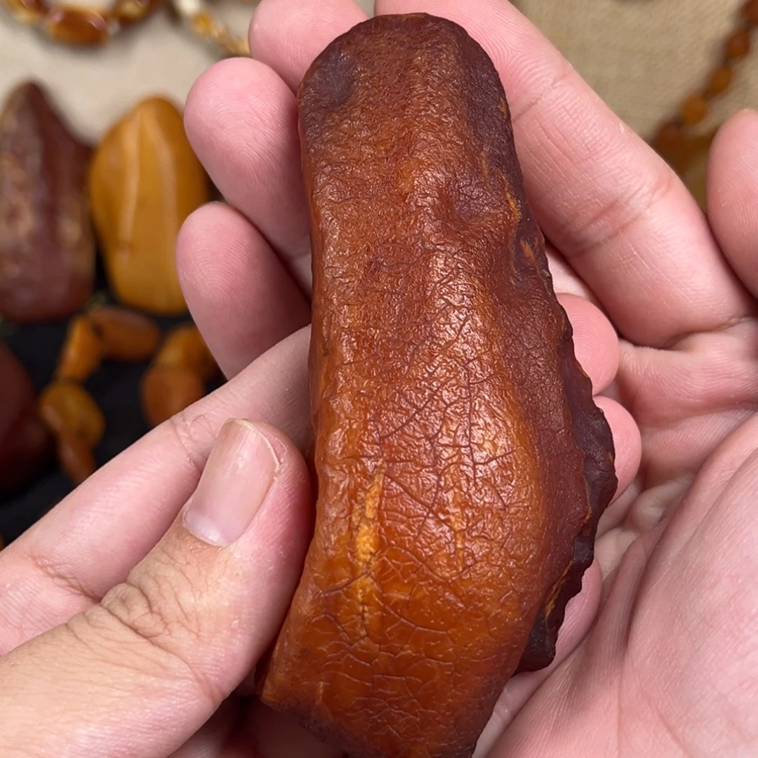 未镶嵌琥珀珠宝奇石
