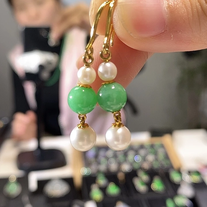 翡翠18K金镶嵌耳饰