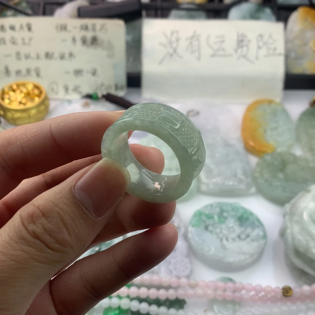 翡翠颈饰未镶嵌＿