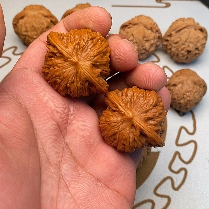 文玩核桃把件龙*风磨盘42