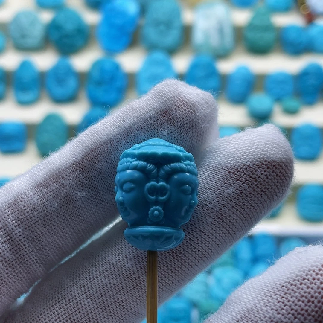 绿松石未镶嵌颈饰