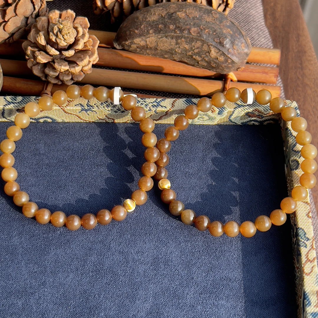 【新人福利专拍】新疆和田玉且末糖料渐变色手串 约6mm多样性发其一