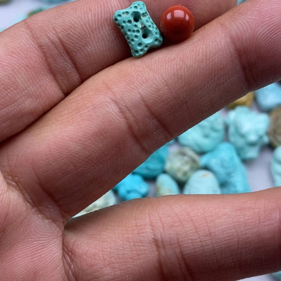 粉***兔南红玛瑙未镶嵌珠宝半成品