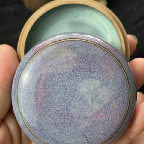 炉钧窑丁香紫粉盒