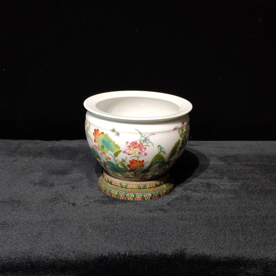 【闪购商品】 A92 清乾隆 粉彩花卉花卷缸