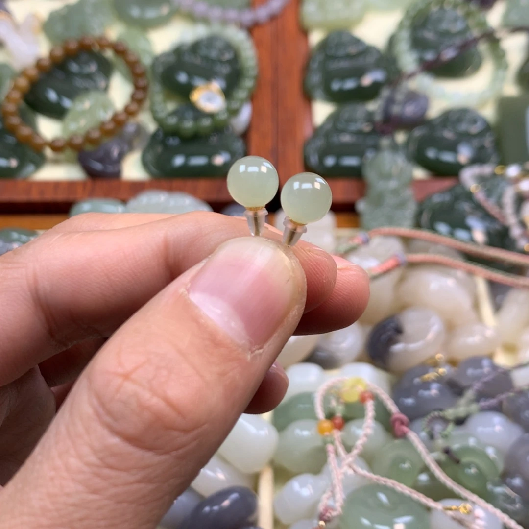 【闪购商品】和田玉耳钉未镶嵌