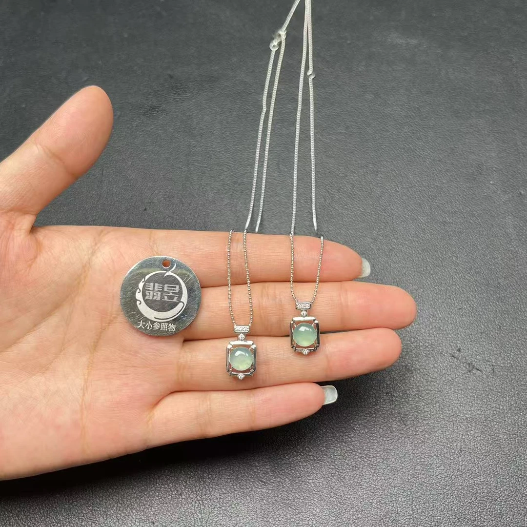 翡昱-N19-46681-720-天然A货翡翠吊坠s925银镶/多样性发其一-C