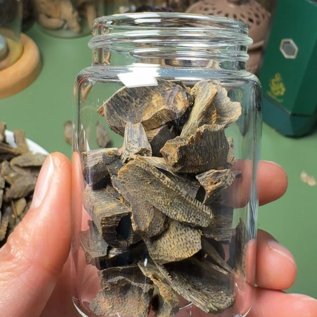 沉香手把件?**干海南张勺子沉水牛肉干块料20克