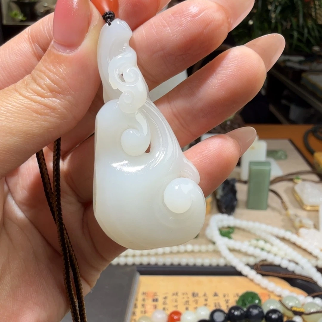 和田玉挂件未镶嵌花**康