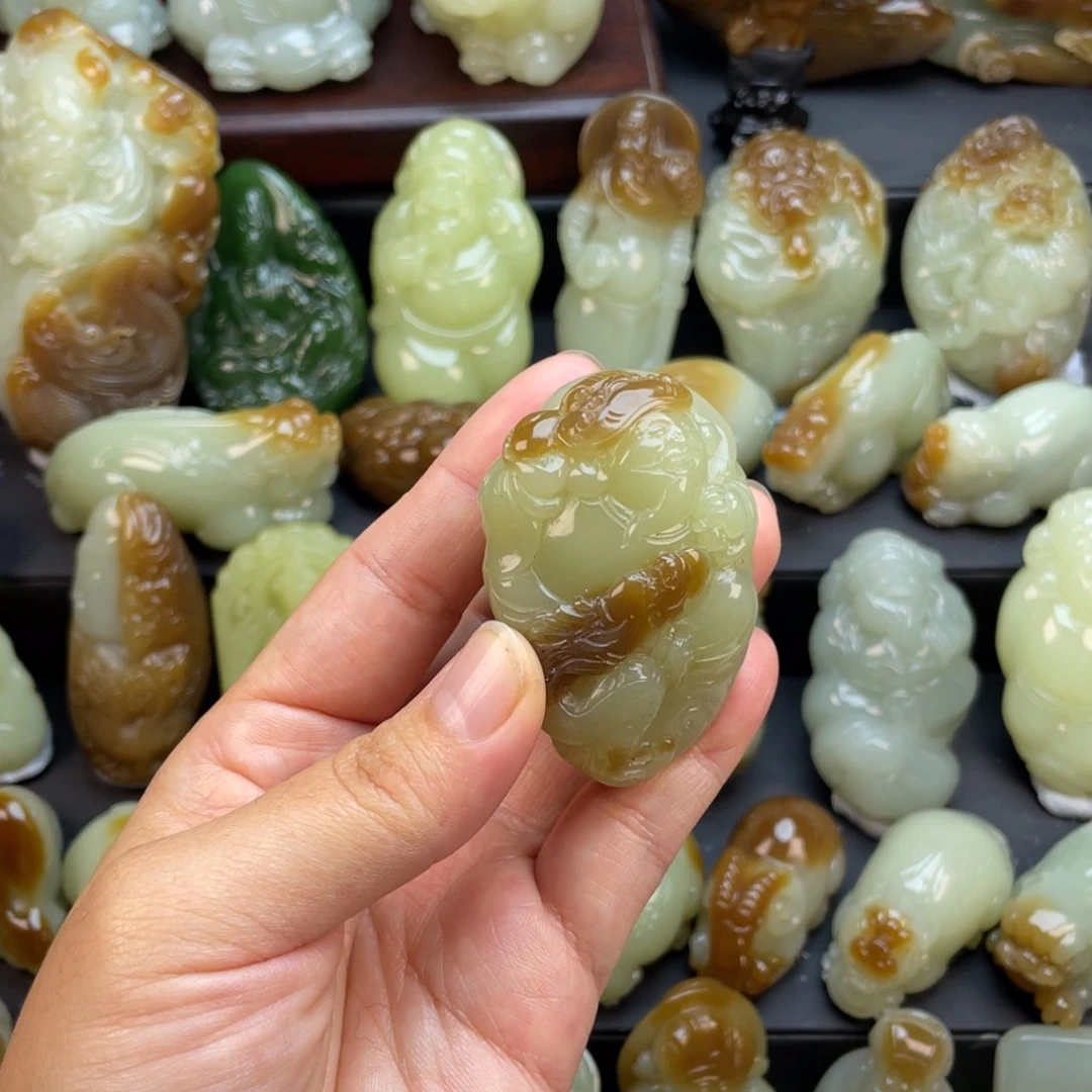 薄***秋和田玉未镶嵌颈饰