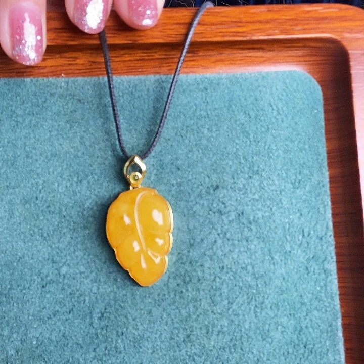 蜜蜡银S925镶嵌颈饰吊坠