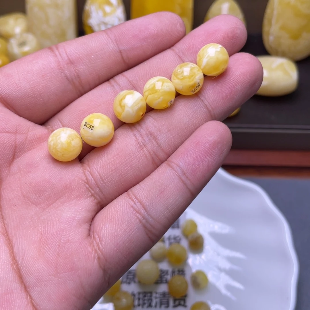 琥珀未镶嵌珠宝奇石多样性发其一