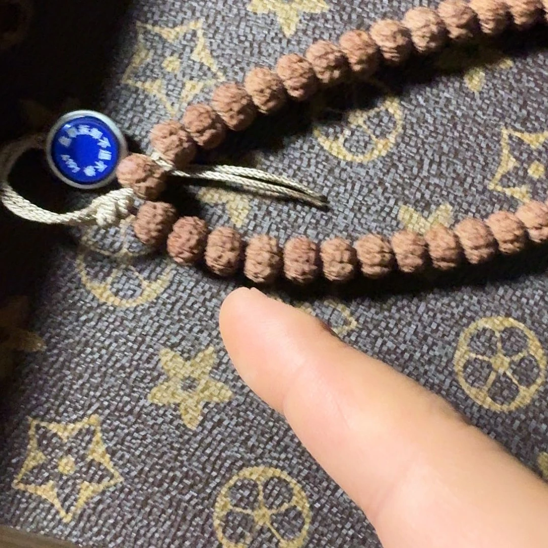 英***o吊坠金刚菩提平细手持