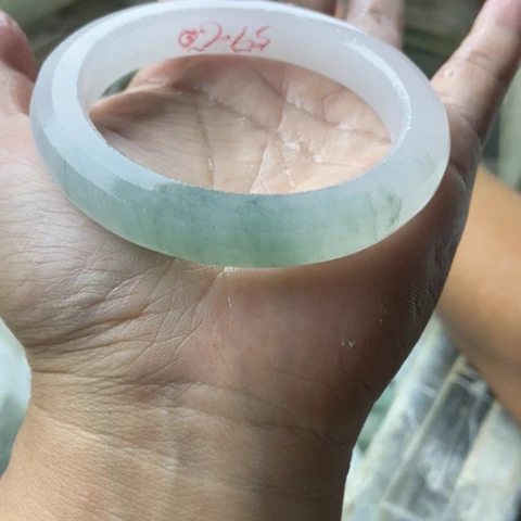 淇***店石英质玉（金丝玉）未镶嵌手镯加工定制