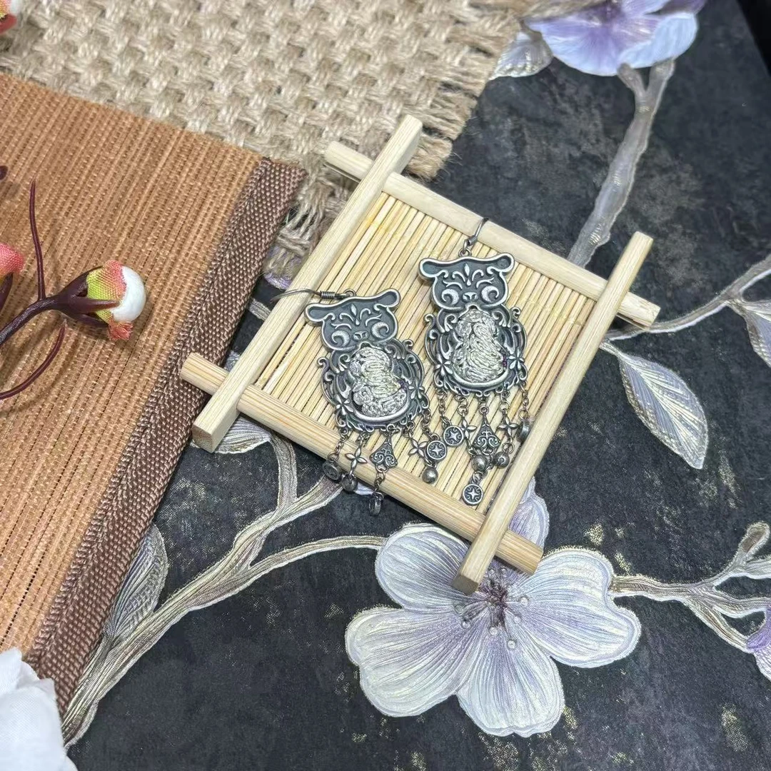 苗族刺绣/手工刺绣/亥猪耳环