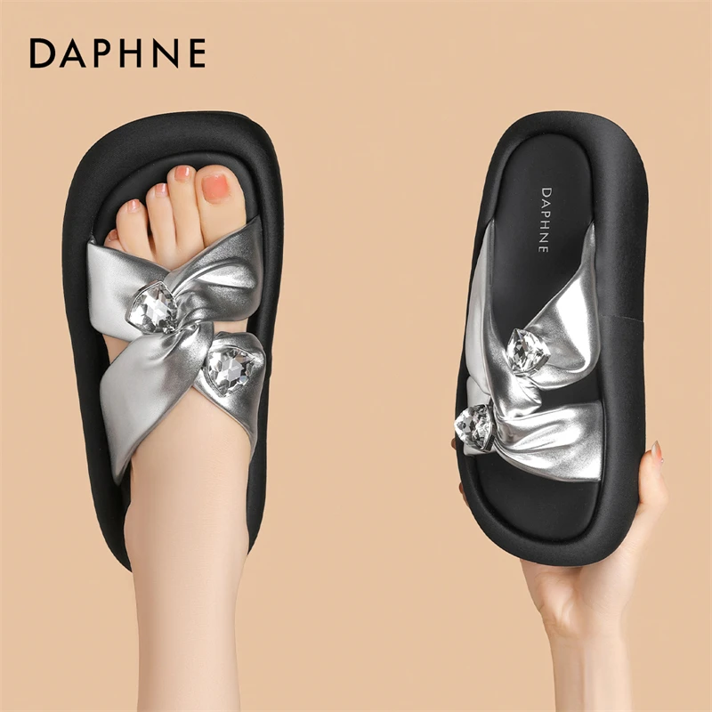 达芙妮爆款银色拖鞋女2025夏季新款软底一字拖时尚厚底外穿凉拖鞋